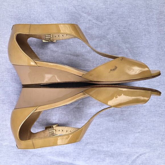 Jimmy Choo Shoes Tan Patent Leather T Strap Wedge Sandal Made in Italy Flawed 39 - Picture 4 of 14